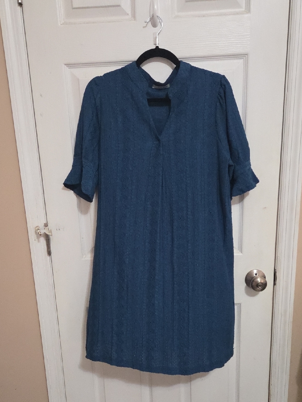 Textured Blue Midi Dress with V-Notch Neck